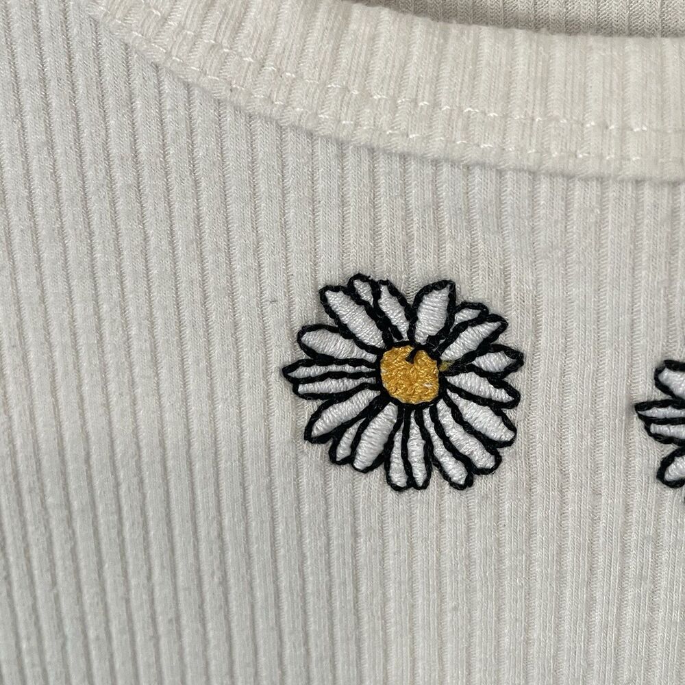Caution to the Wind White Ribbed Baby Tee Cropped Shirt Daisy y2k Scoop Neck 90s - Picture 4 of 6